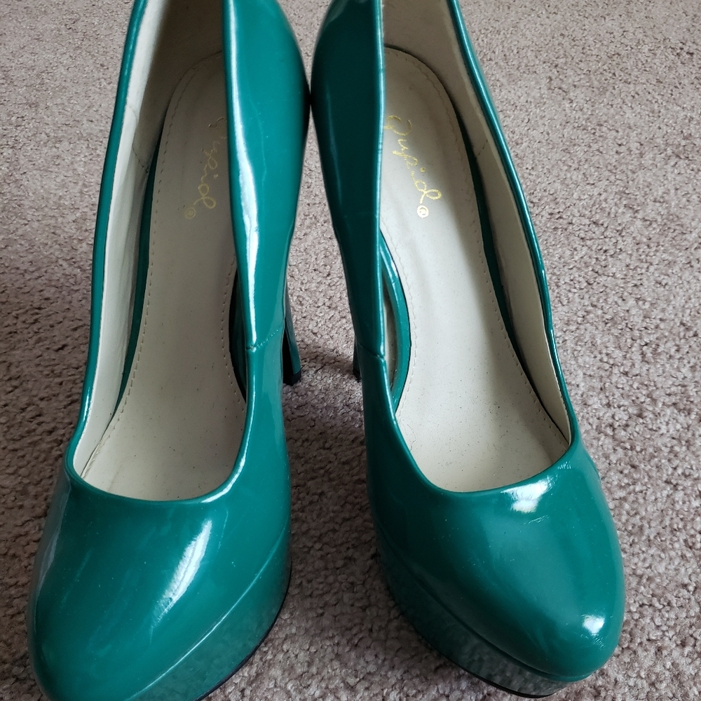 Platform Heels - Picture 3 of 10